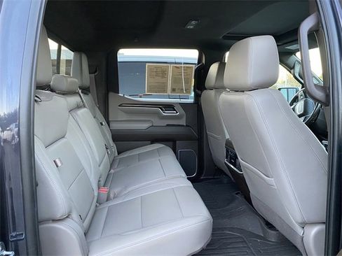 Used 2022 GMC Sierra 1500 SLT w/ SLT Premium Plus Package image 4