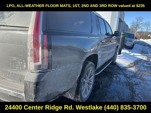 Used 2019 Cadillac Escalade ESV Luxury w/ Escalade Sport Edition image 7