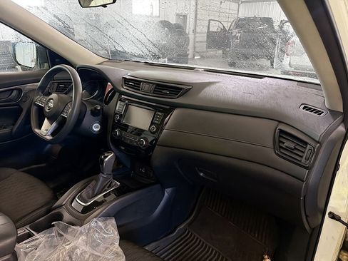 Used 2019 Nissan Rogue S AWD/4WD image 12