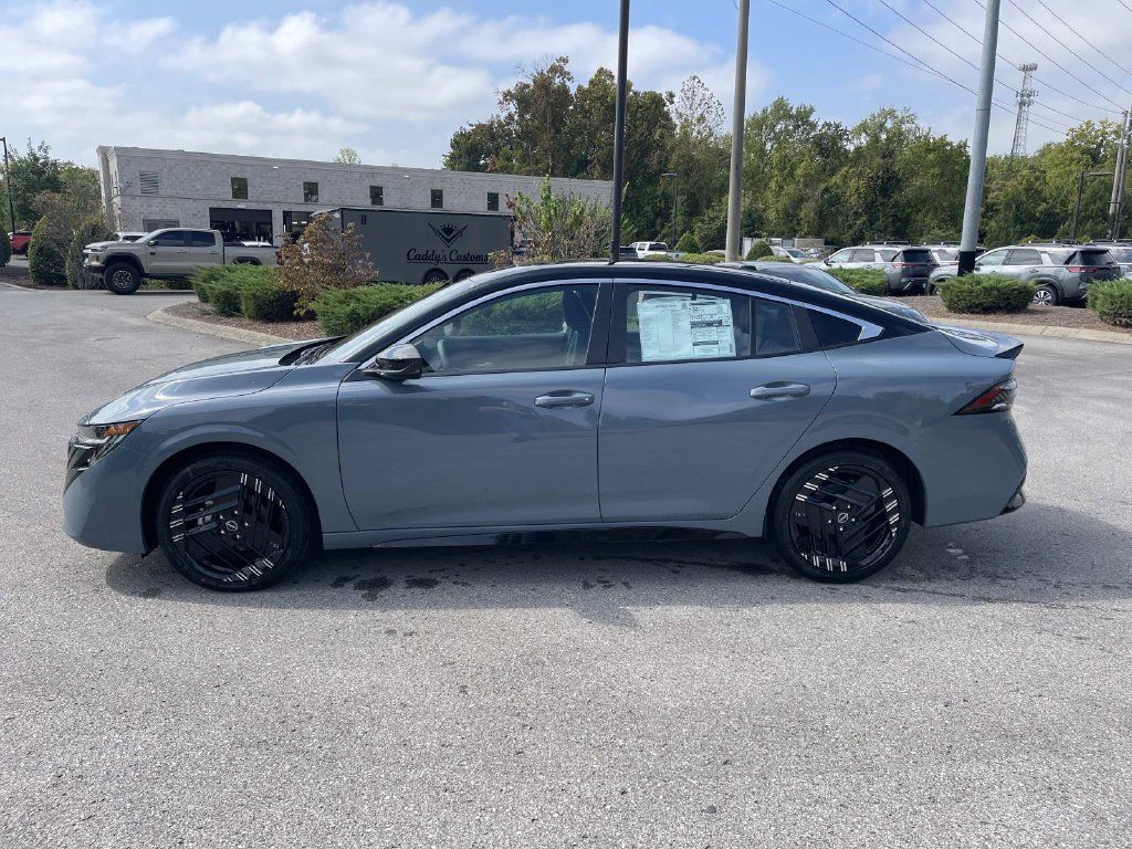 New 2027 Nissan Sentra SR w/ SR Premium Package FWD image 6