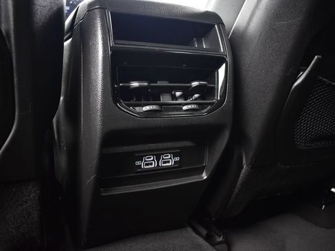 Used 2023 Jeep Grand Cherokee Laredo AWD/4WD image 11