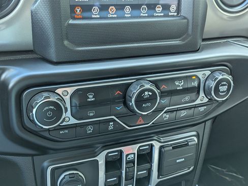 Used 2020 Jeep Wrangler Unlimited Sport AWD/4WD image 23