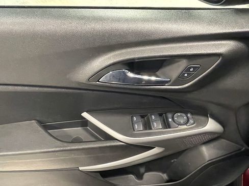 Used 2024 Chevrolet Trax LS w/ LS Convenience Package image 18