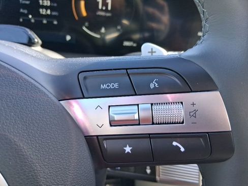 Used 2025 Hyundai Tucson Limited image 15