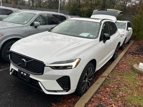 Used 2023 Volvo XC60 B5 Plus w/ Climate Package image 2