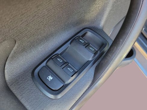 Used 2017 Ford Fiesta SE image 8