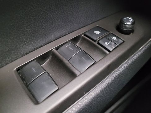 Used 2022 Toyota Camry SE image 27