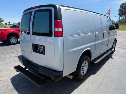 Used 2019 Chevrolet Express 2500 w/ Driver Convenience Package RWD image 5