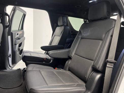 Used 2025 GMC Yukon Denali image 14