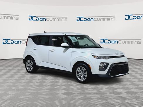 Used 2022 Kia Soul LX FWD image 3