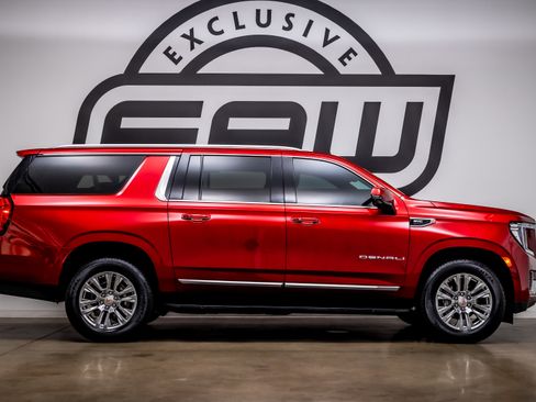 Used 2021 GMC Yukon XL Denali image 8
