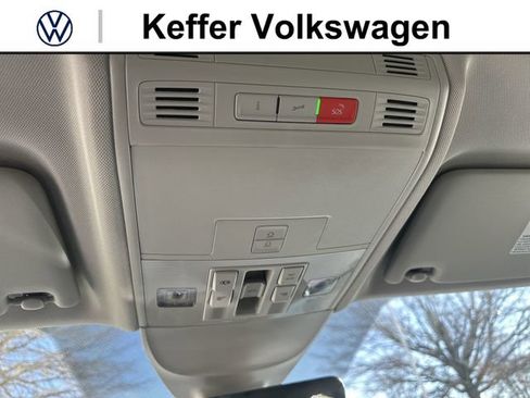 New 2026 Volkswagen Taos SE FWD image 20