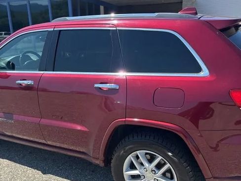 Used 2018 Jeep Grand Cherokee Overland AWD/4WD image 4