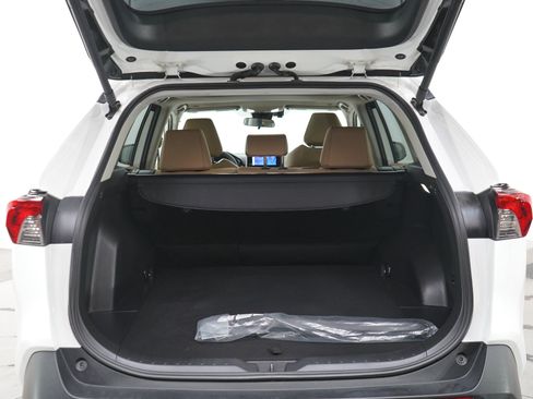 Used 2025 Toyota RAV4 XLE Premium AWD/4WD image 16