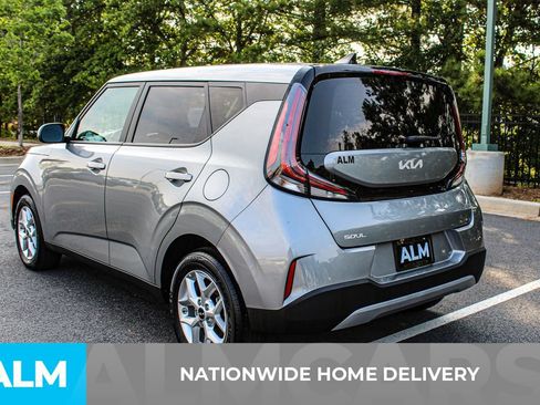Used 2025 Kia Soul LX w/ LX Technology Package FWD image 4