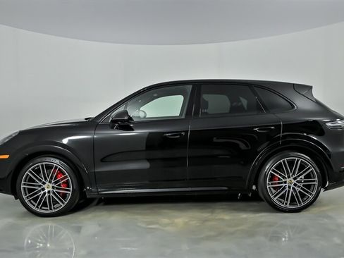 Used 2023 Porsche Cayenne GTS AWD/4WD image 8