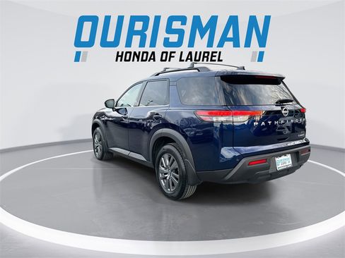 Used 2023 Nissan Pathfinder SV image 6