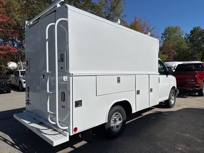 New 2025 Chevrolet Express 3500 w/ Power Convenience Package