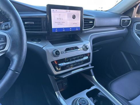 Used 2022 Ford Explorer XLT w/ Equipment Group 202A image 38