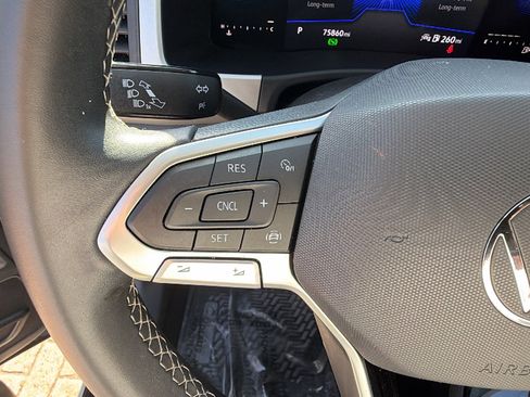 Used 2022 Volkswagen Atlas SE image 29