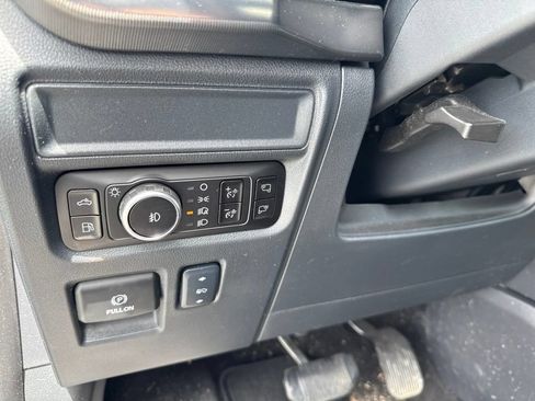 Used 2025 Ford F150 Lariat w/ Equipment Group 502A High AWD/4WD image 13