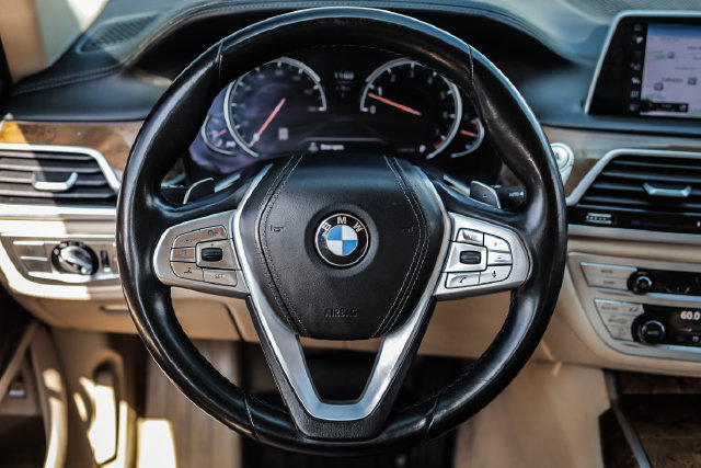 Used 2017 BMW 740i RWD image 29