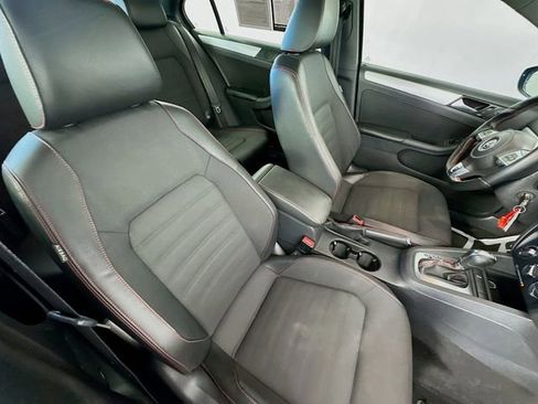 Used 2014 Volkswagen Jetta GLI image 24