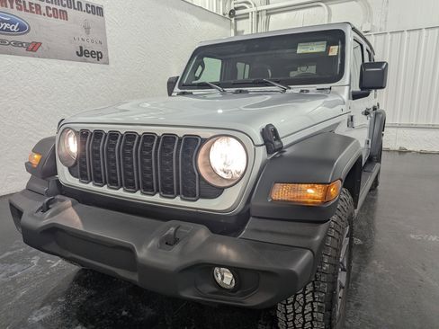 Used 2024 Jeep Wrangler Unlimited Sport image 3
