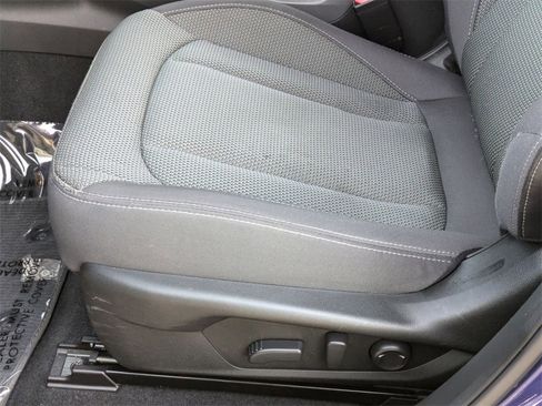 Used 2024 Subaru Crosstrek 2.0i Premium image 15