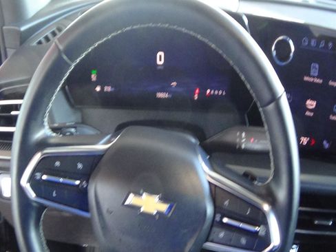 Used 2025 Chevrolet Traverse LT FWD image 20