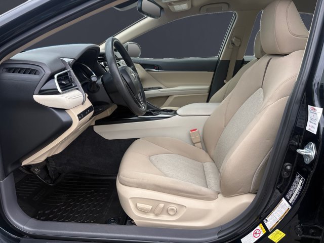 Used 2018 Toyota Camry LE w/ Convenience Package FWD image 9