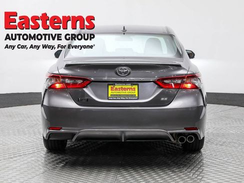 Used 2023 Toyota Camry SE image 6