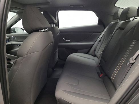 Used 2025 Hyundai Elantra SEL FWD image 18