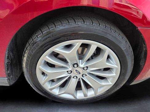 Used 2018 Ford Taurus Limited FWD image 19