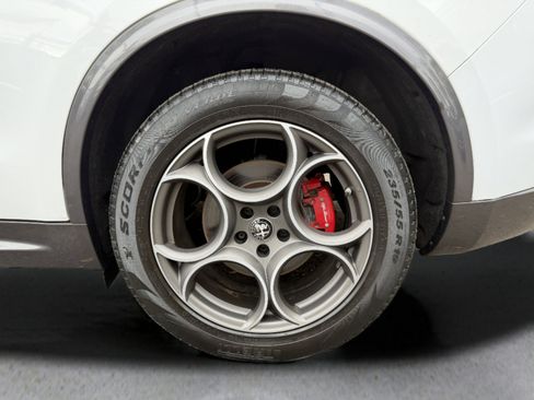 Used 2022 Alfa Romeo Stelvio Ti w/ Active Assist Plus Package image 19