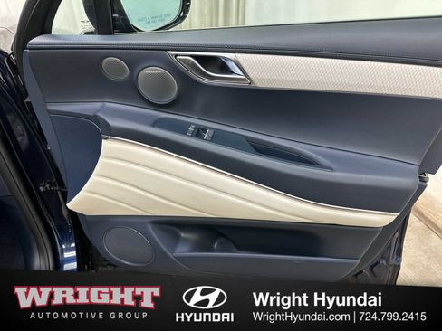 Certified 2025 Genesis GV80 3.5T Prestige AWD/4WD image 17