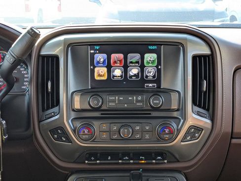 Used 2018 Chevrolet Silverado 1500 High Country image 18