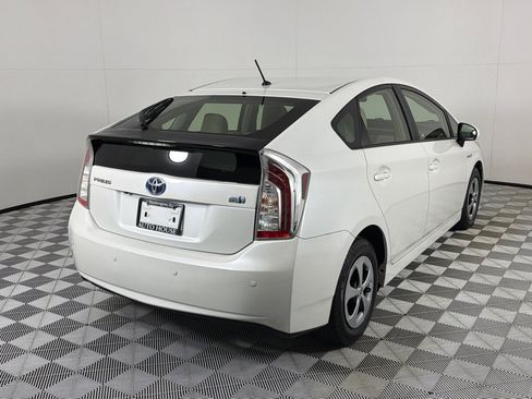 Used 2015 Toyota Prius Two FWD image 5
