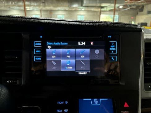Used 2015 Toyota Sienna XLE w/ XLE Navigation Package FWD image 22