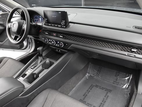 Used 2025 Honda Accord SE image 7