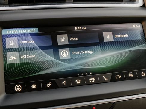 Used 2019 Jaguar E-PACE S image 31