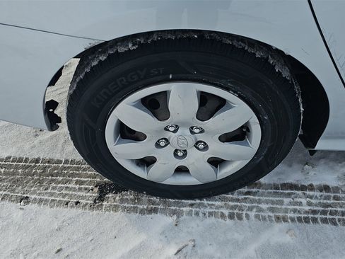 Used 2009 Hyundai Elantra GLS image 26