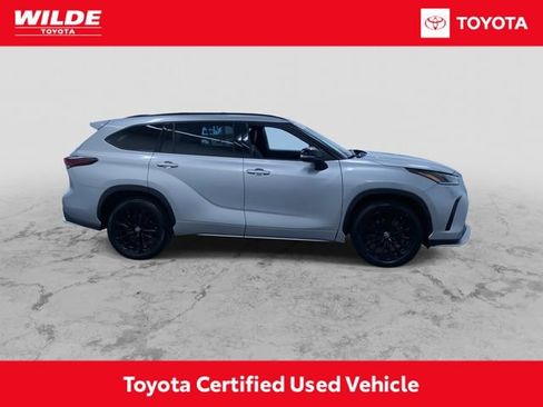Certified 2025 Toyota Highlander XSE AWD/4WD image 2