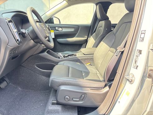 New 2026 Volvo XC40 B5 Plus w/ Protection Package Premier image 9