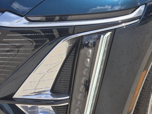 New 2025 Cadillac Lyriq Luxury image 6