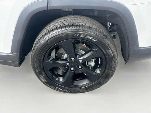 Used 2023 Jeep Grand Cherokee L Limited w/ Black Appearance Package RWD image 11