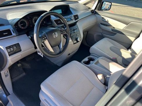Used 2011 Honda Odyssey EX image 16