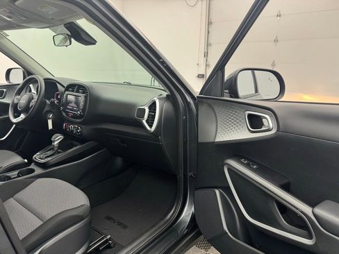 Used 2023 Kia Soul LX w/ Option Group 015 FWD image 27