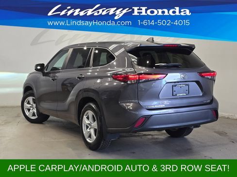 Used 2023 Toyota Highlander LE AWD/4WD image 4