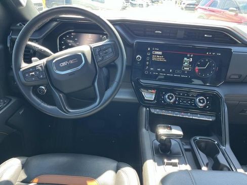 Used 2024 GMC Sierra 1500 AT4 w/ AT4 Preferred Package AWD/4WD image 17